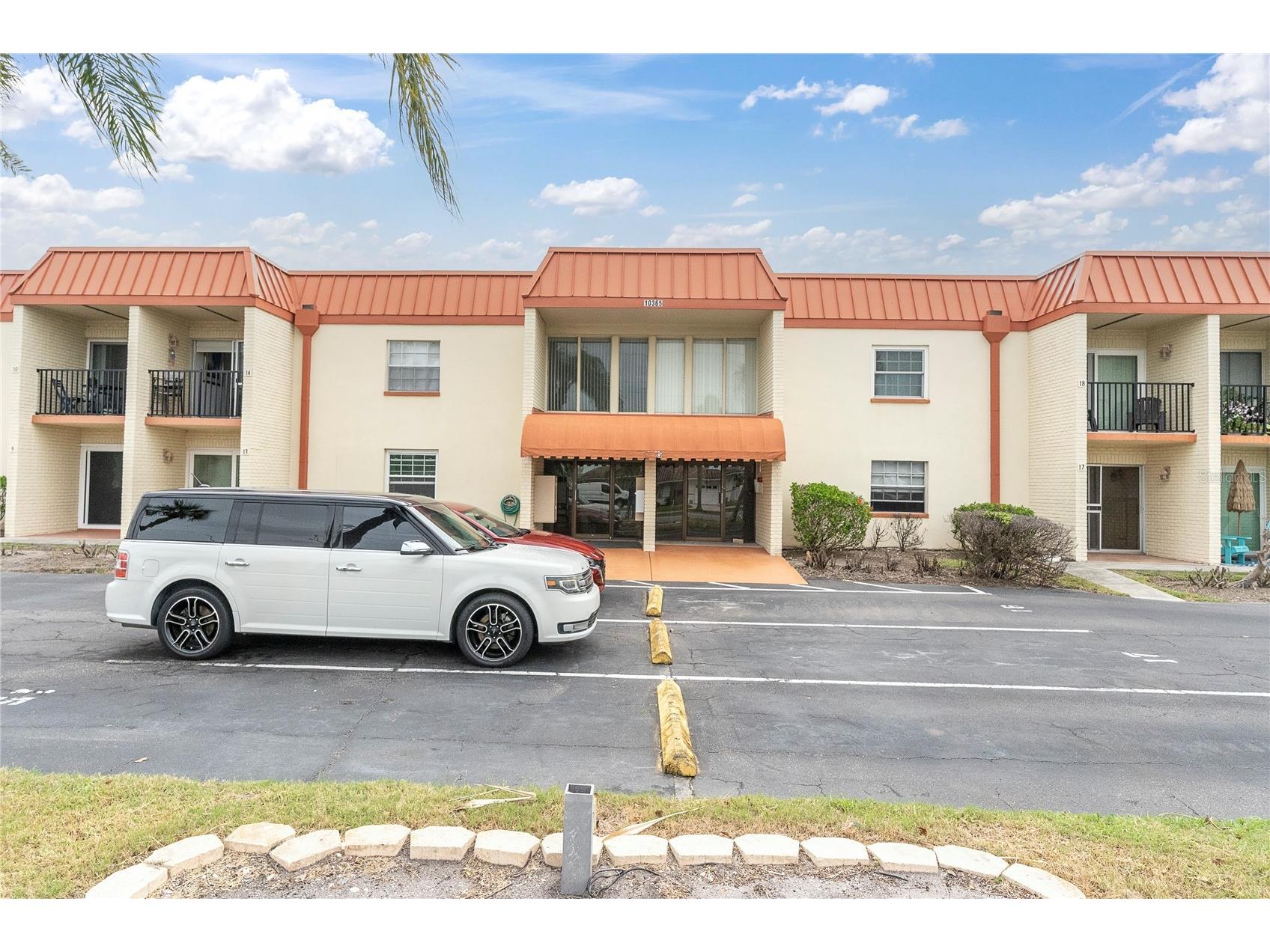 10365 Paradise Boulevard #4 Treasure Island FL 33706 TB8504352 image2