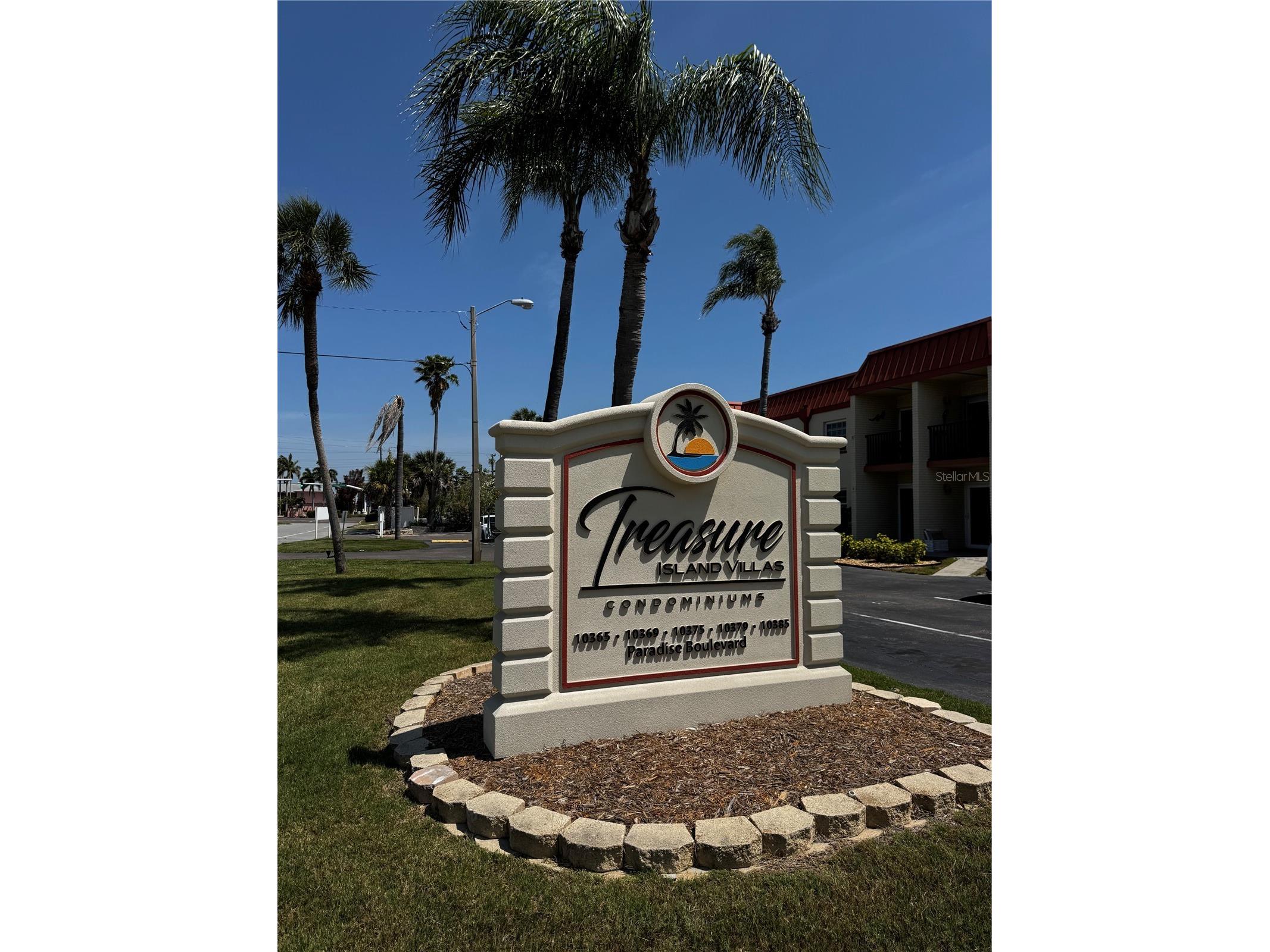 10365 Paradise Boulevard #9 Treasure Island FL 33706 TB8501562 image1