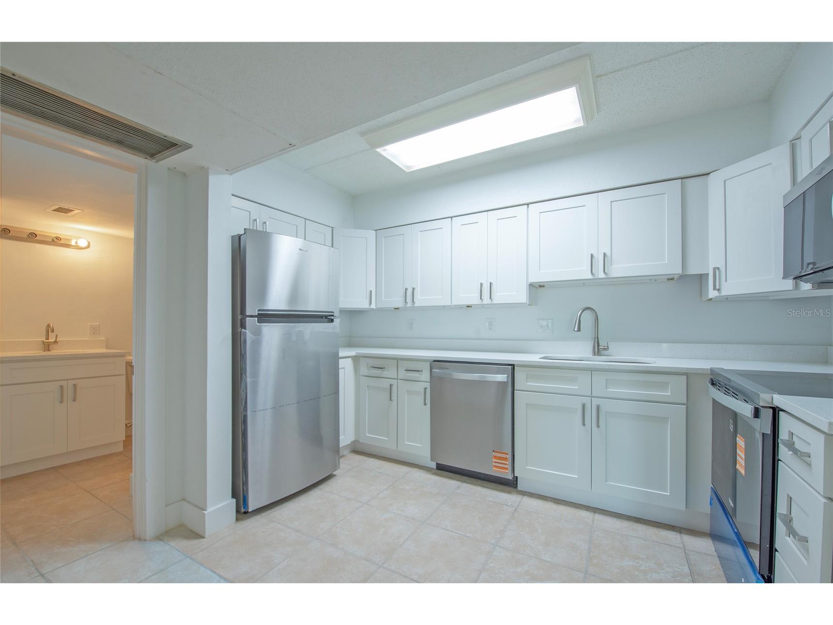 10365 Paradise Boulevard #9 Treasure Island FL 33706 TB8501562 image10