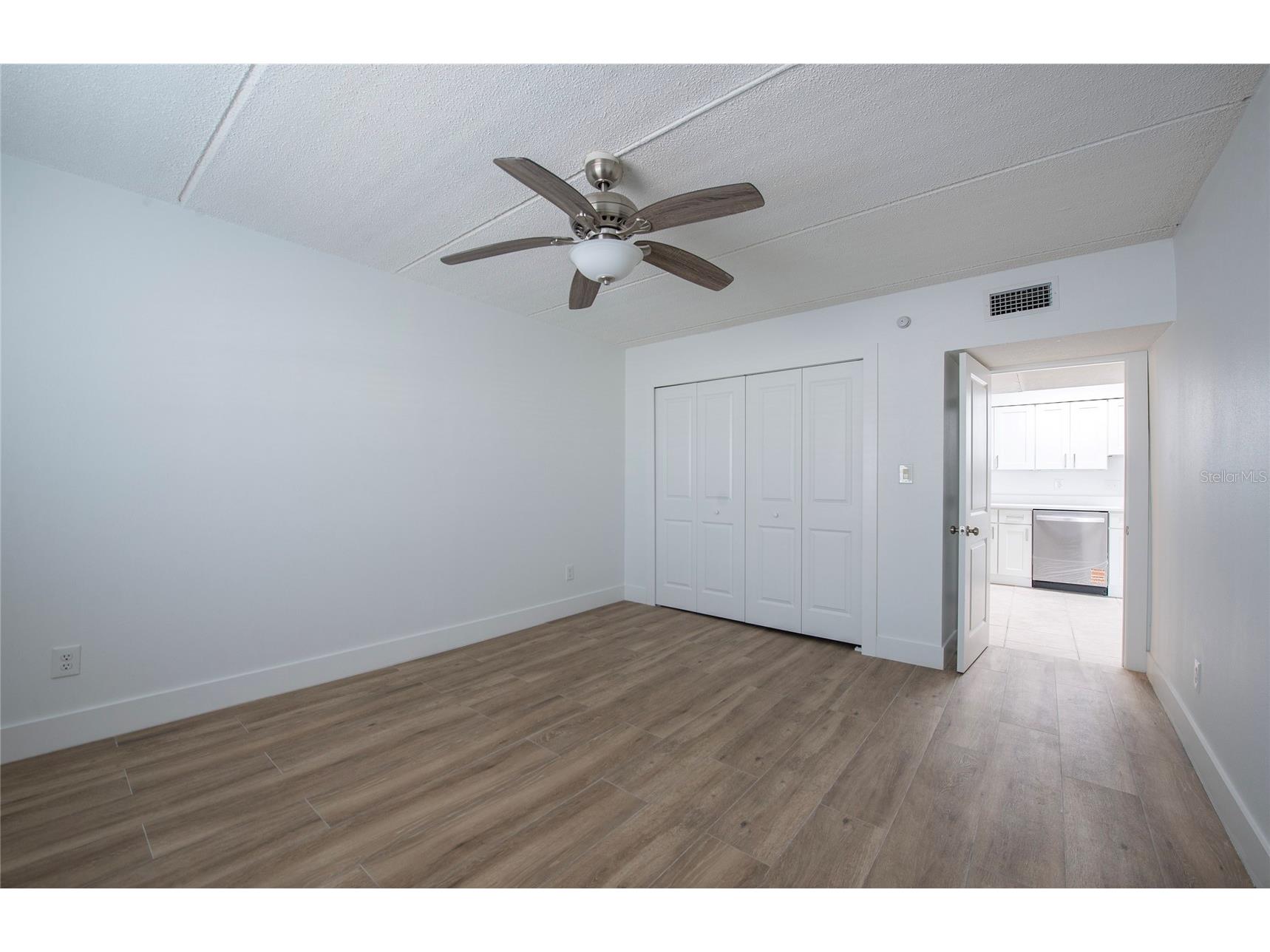 10365 Paradise Boulevard #9 Treasure Island FL 33706 TB8501562 image19