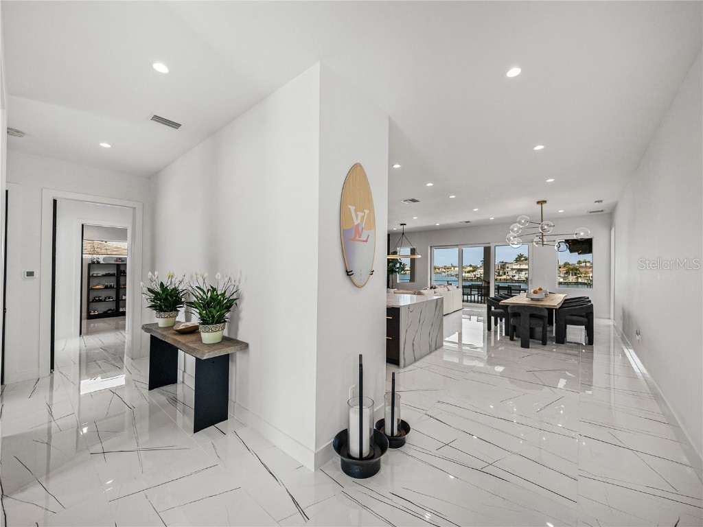 1037 79th Street S Saint Petersburg FL 33707 GC531303 image20