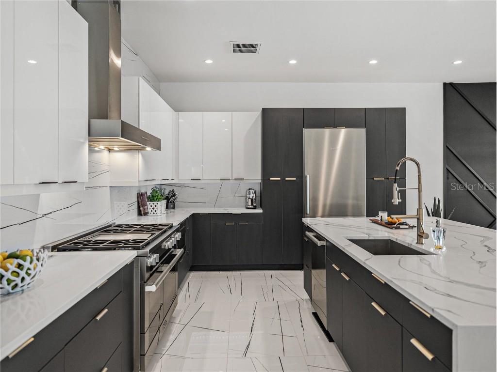 1037 79th Street S Saint Petersburg FL 33707 GC531303 image25