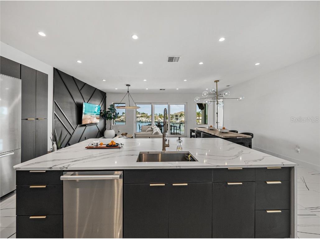 1037 79th Street S Saint Petersburg FL 33707 GC531303 image27