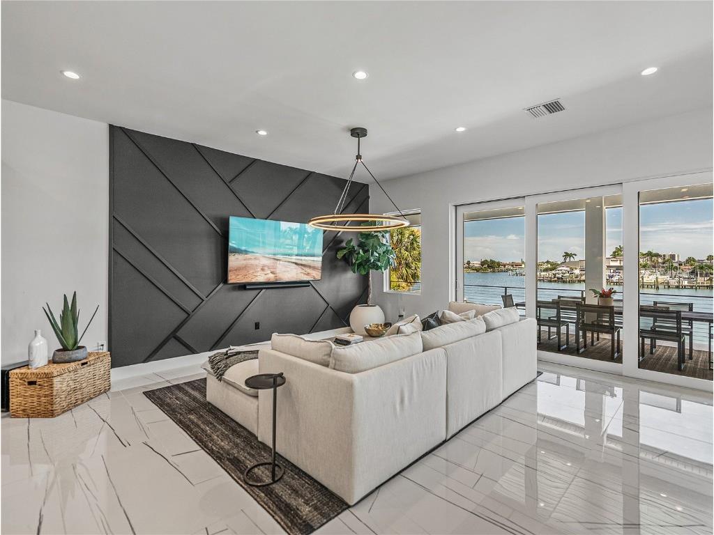 1037 79th Street S Saint Petersburg FL 33707 GC531303 image32