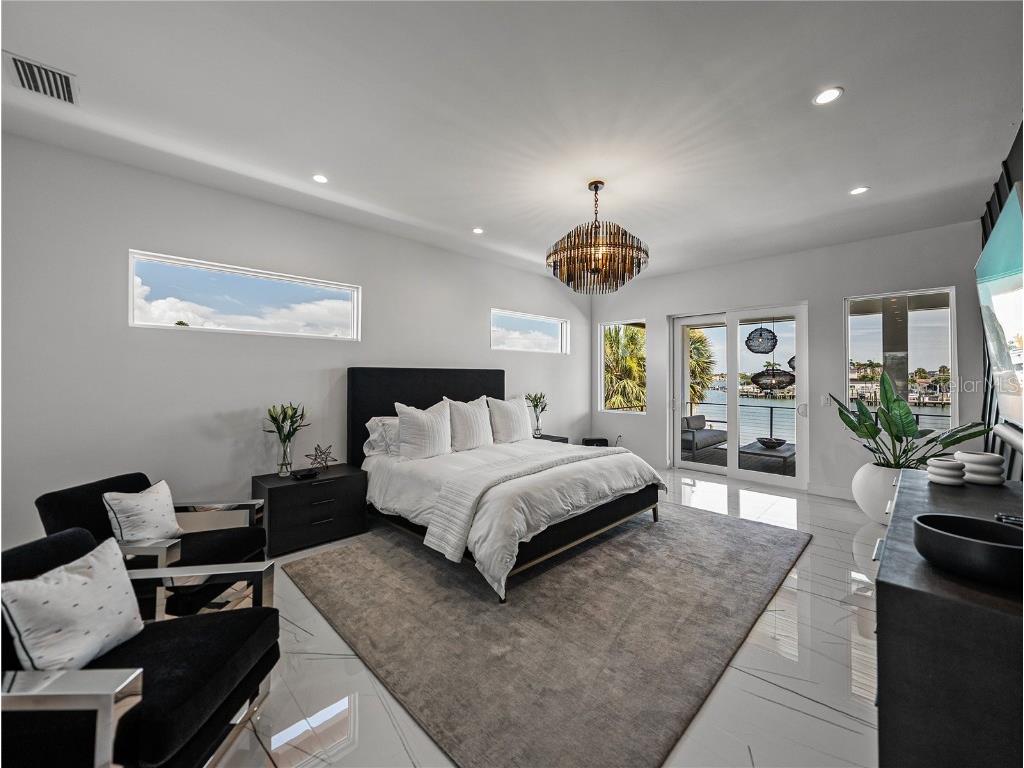 1037 79th Street S Saint Petersburg FL 33707 GC531303 image41