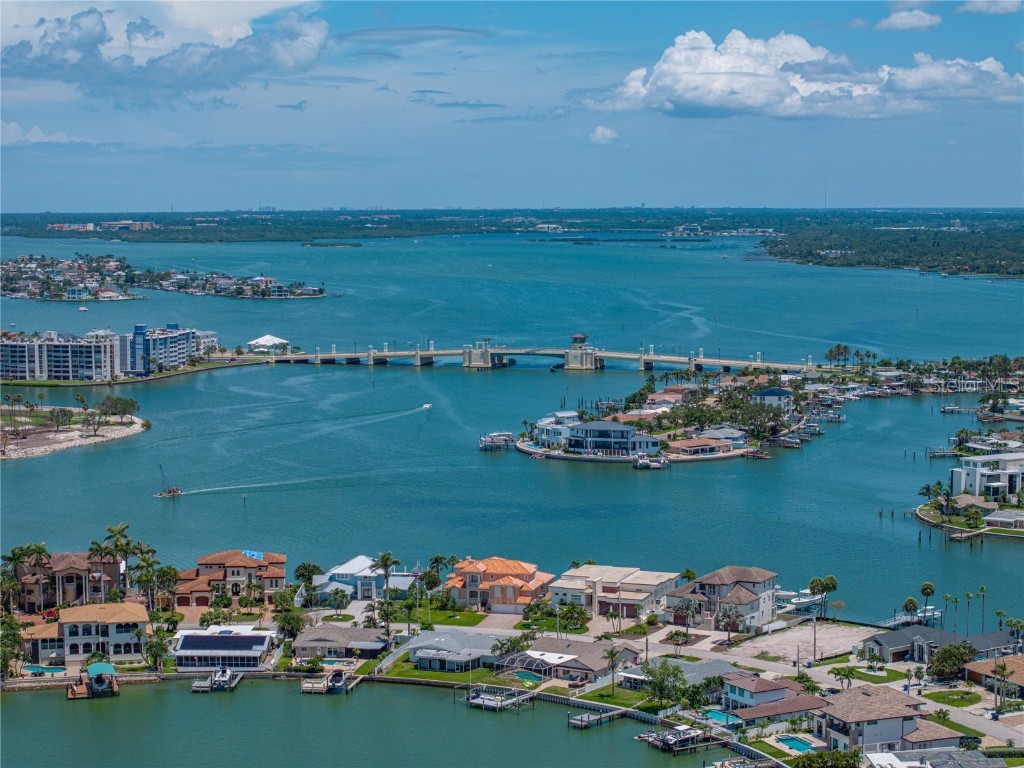 1037 79th Street S Saint Petersburg FL 33707 GC531303 image70