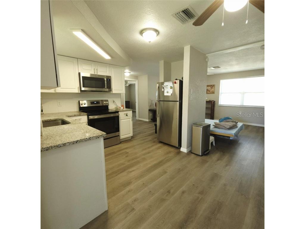 1037 Chelsea Lane Holiday FL 34691 W7877564 image3