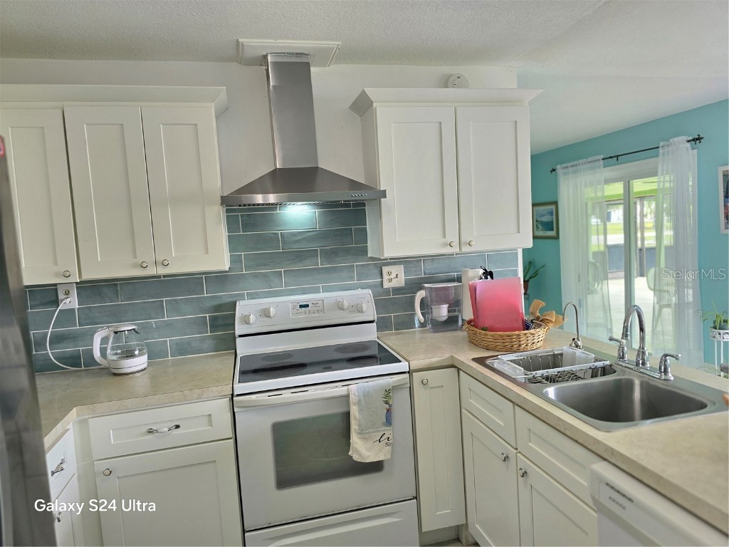 1037 Collins Avenue Orange City FL 32763 V4944901 image23