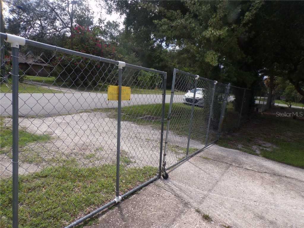 1037 Collins Avenue Orange City FL 32763 V4944901 image6