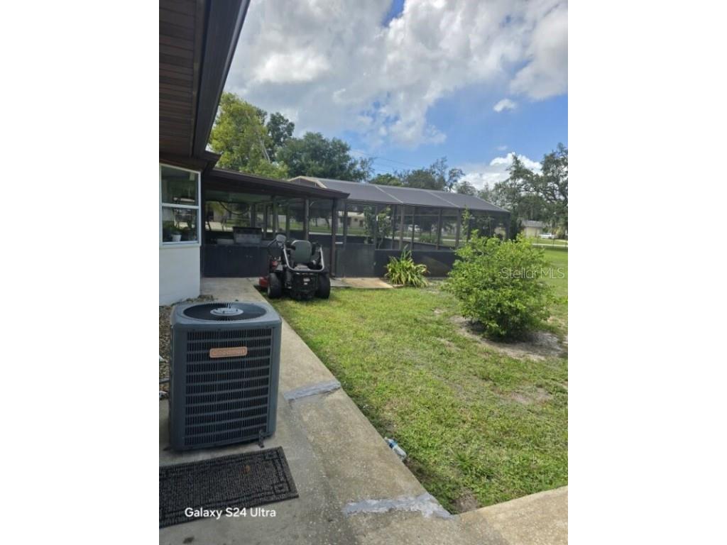 1037 Collins Avenue Orange City FL 32763 V4944901 image8