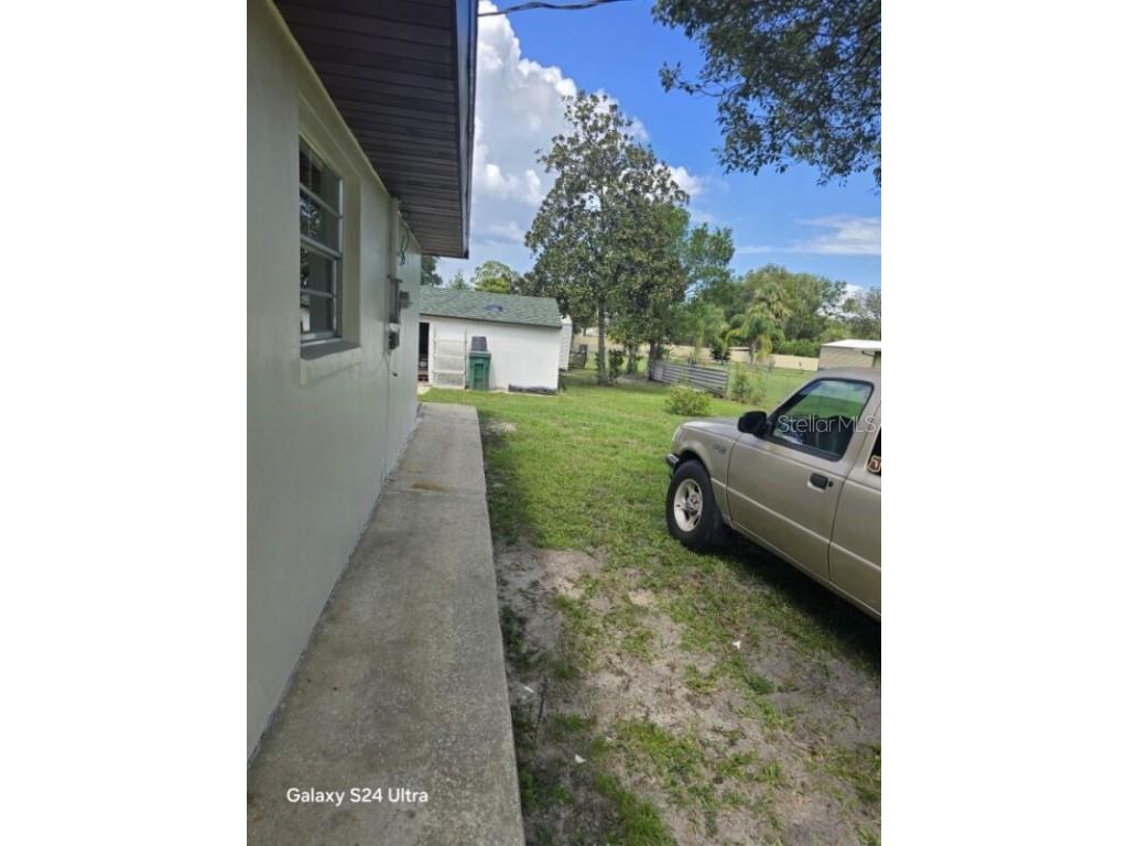 1037 Collins Avenue Orange City FL 32763 V4944901 image9