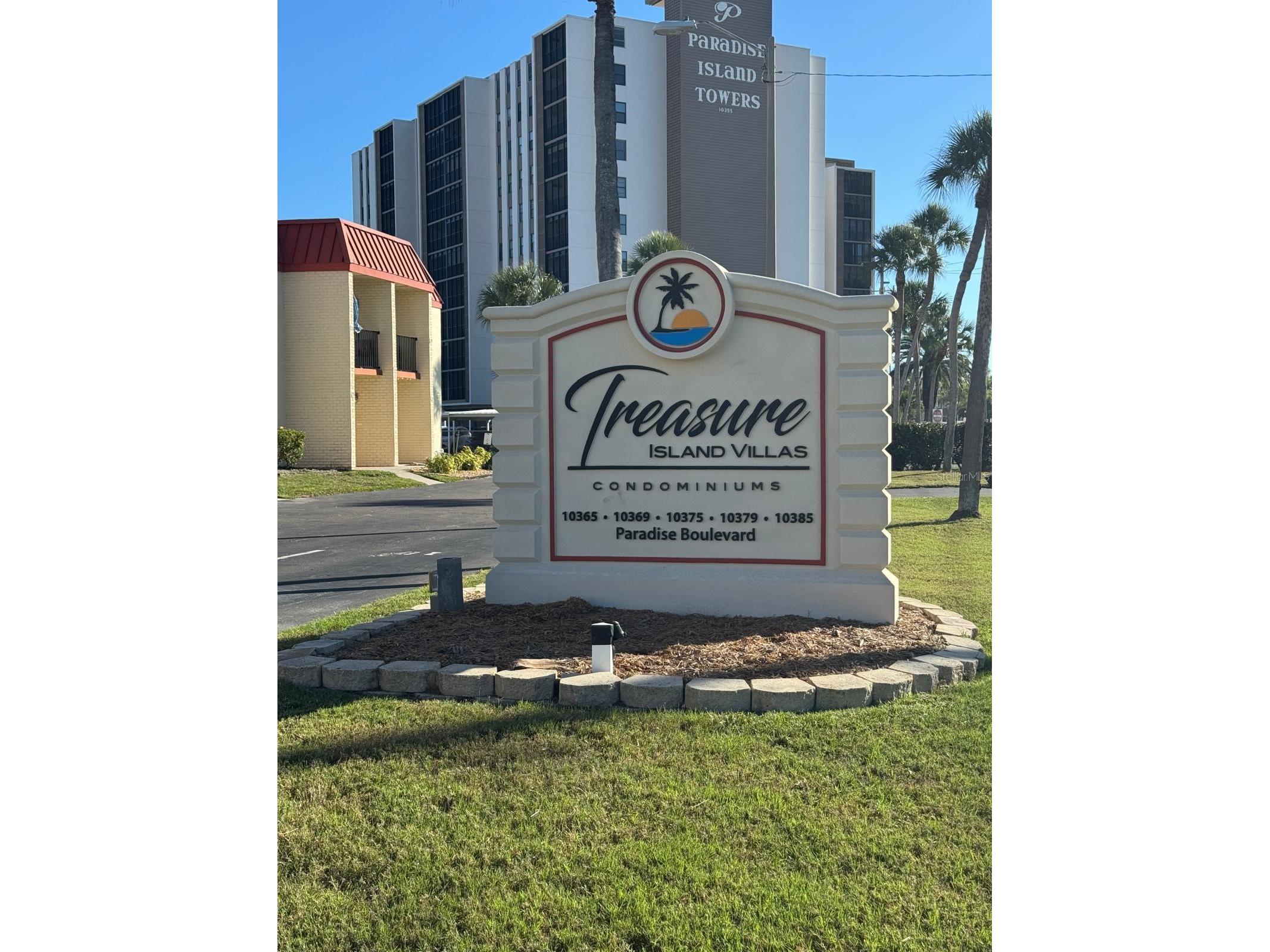 10375 Paradise Boulevard #56 Treasure Island FL 33706 A4678163 image1