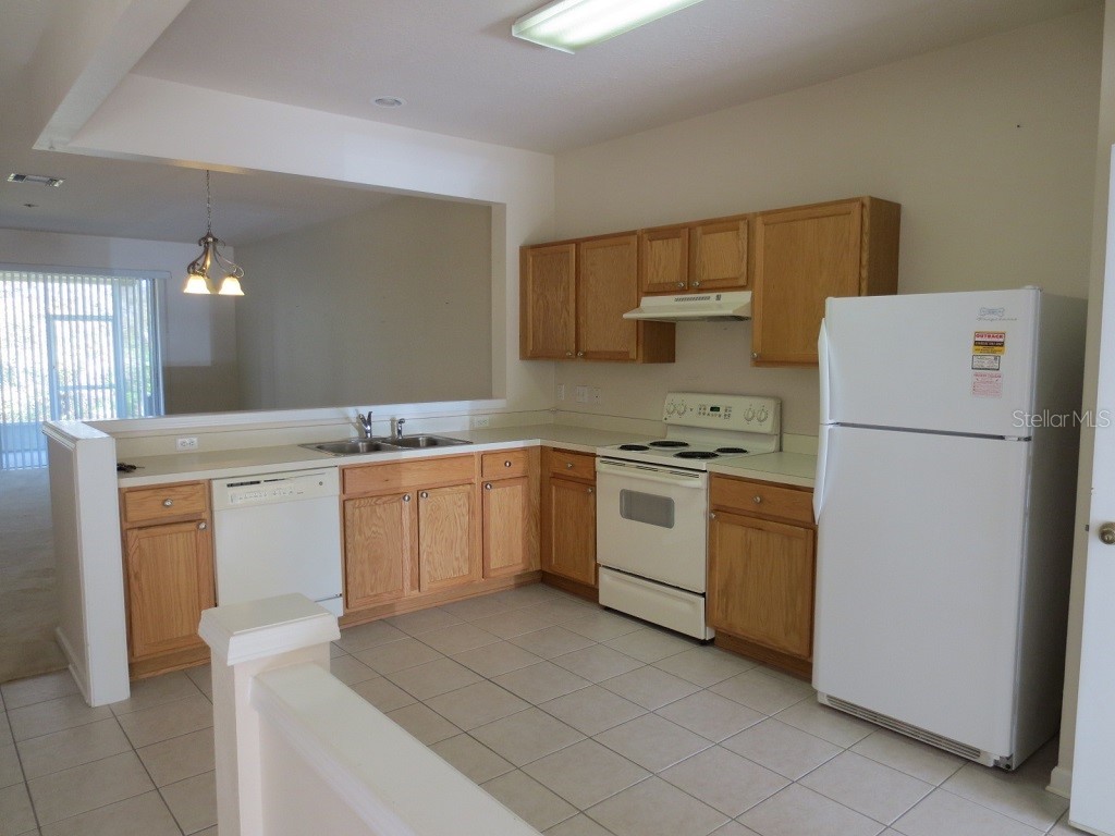 1038 Vista Cay Court Brandon FL 33511 TB8450517 image2