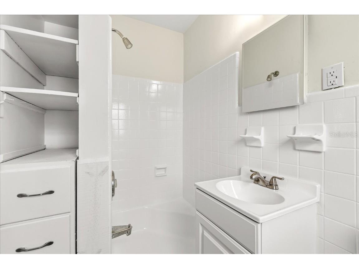 1039 Thornton Avenue Orlando FL 32803 O6366348 image11