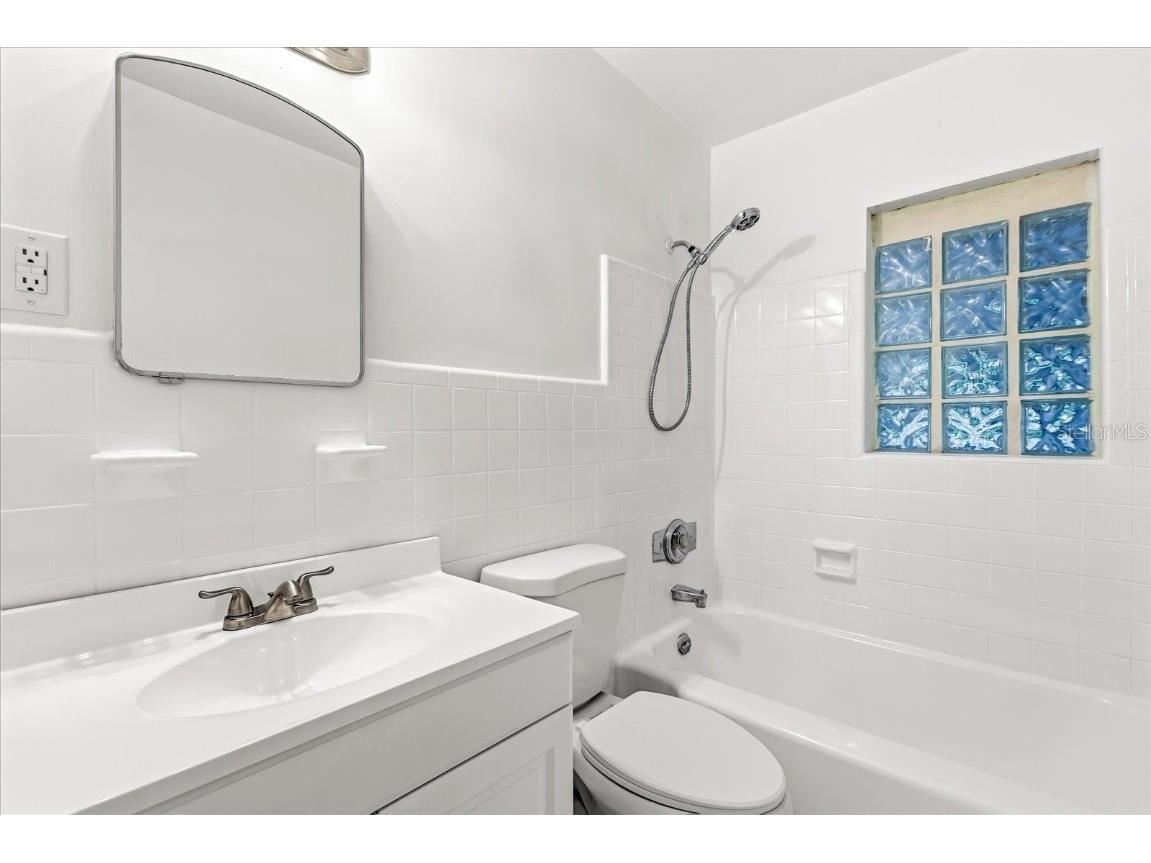 1039 Thornton Avenue Orlando FL 32803 O6366348 image14