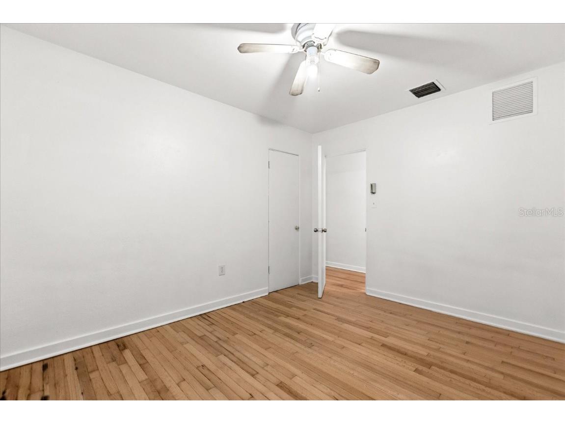 1039 Thornton Avenue Orlando FL 32803 O6366348 image16