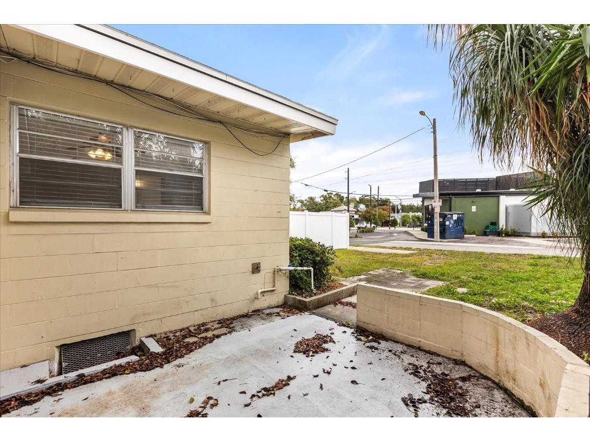 1039 Thornton Avenue Orlando FL 32803 O6366348 image19