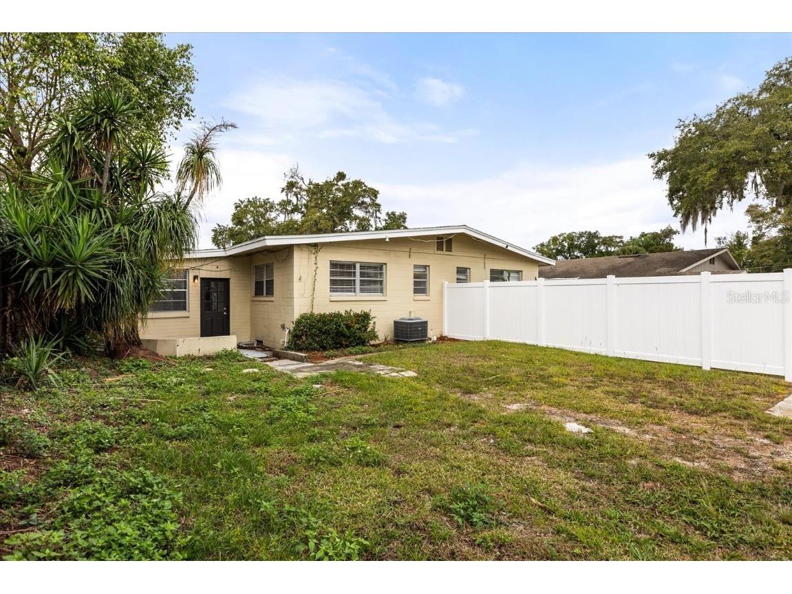 1039 Thornton Avenue Orlando FL 32803 O6366348 image20