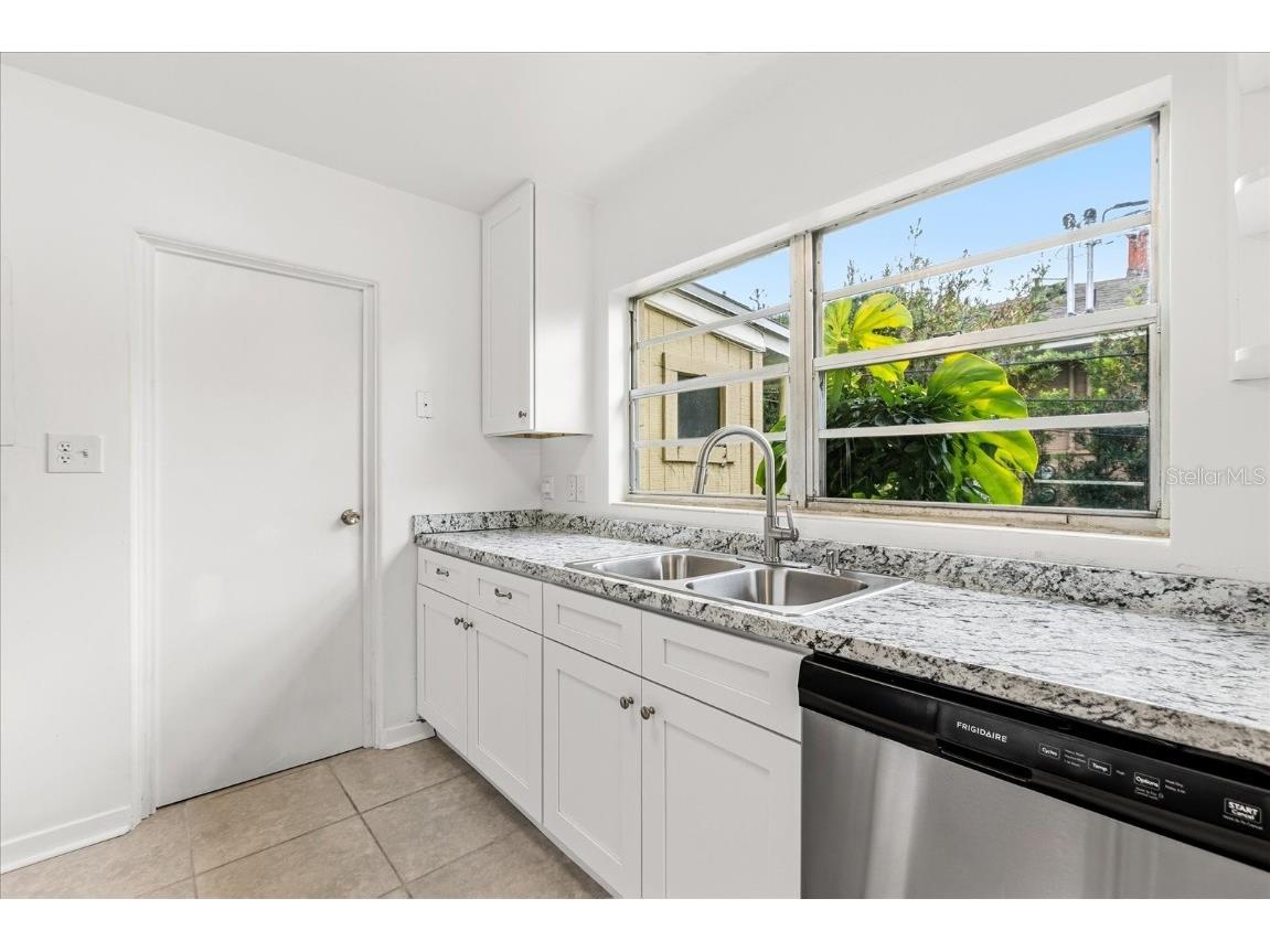 1039 Thornton Avenue Orlando FL 32803 O6366348 image8