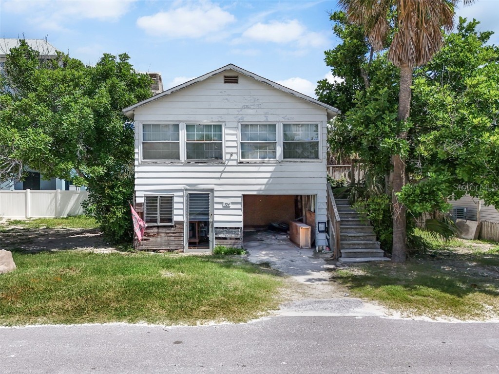 104 10th Street S Bradenton Beach FL 34217 A4658627 image1