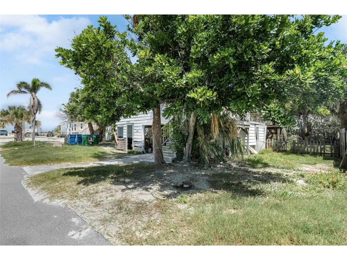 104 10th Street S Bradenton Beach FL 34217 A4658627 image9