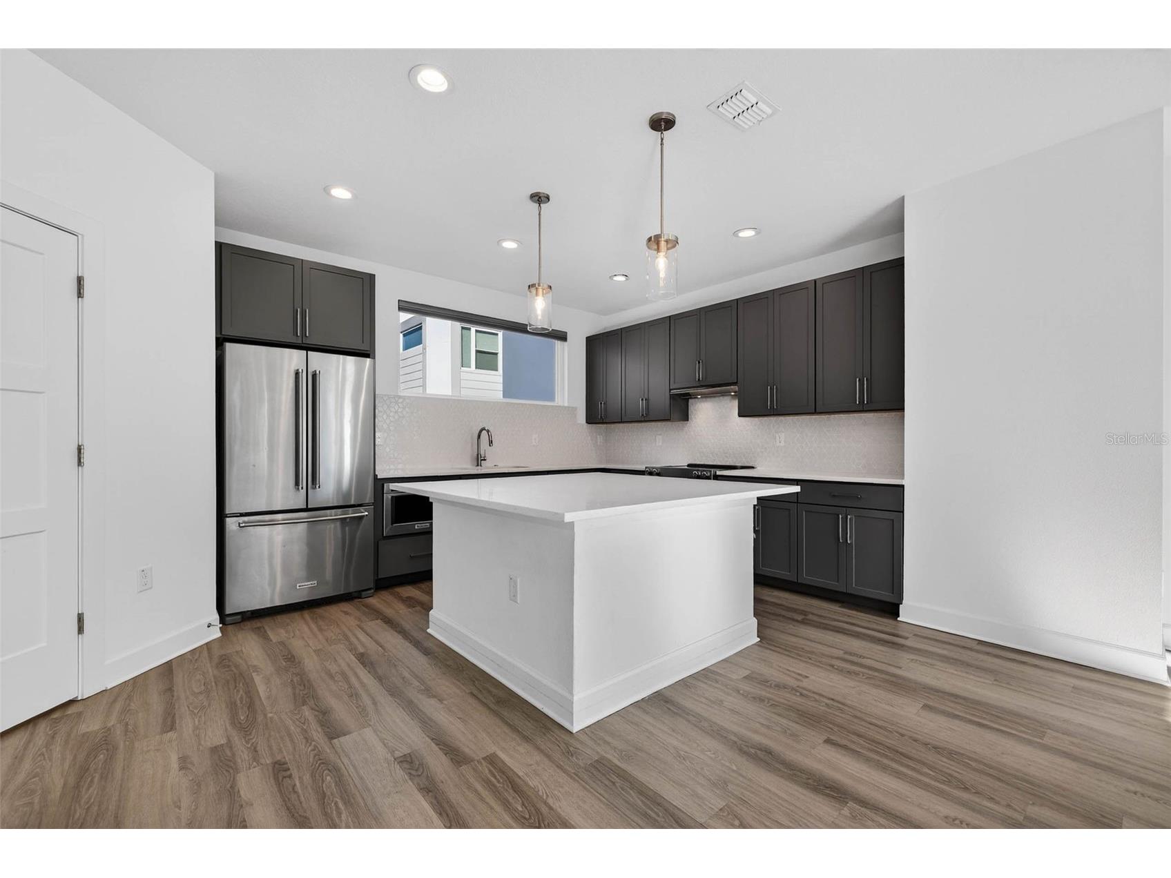 104 26th Street N Saint Petersburg FL 33713 TB8467923 image10