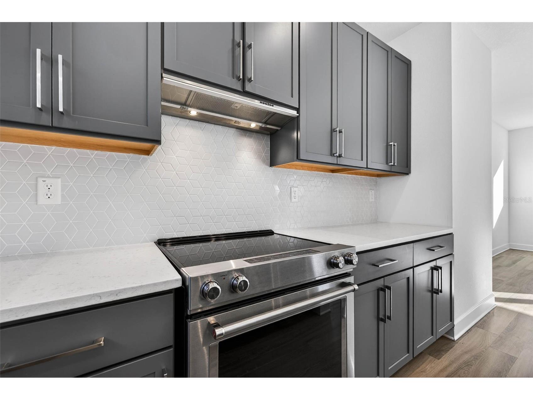 104 26th Street N Saint Petersburg FL 33713 TB8467923 image11