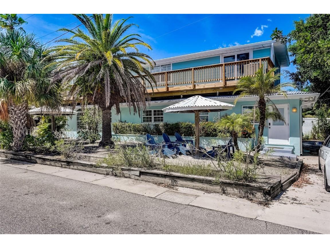 104 29th Street #3 Holmes Beach FL 34217 A4648002 image1