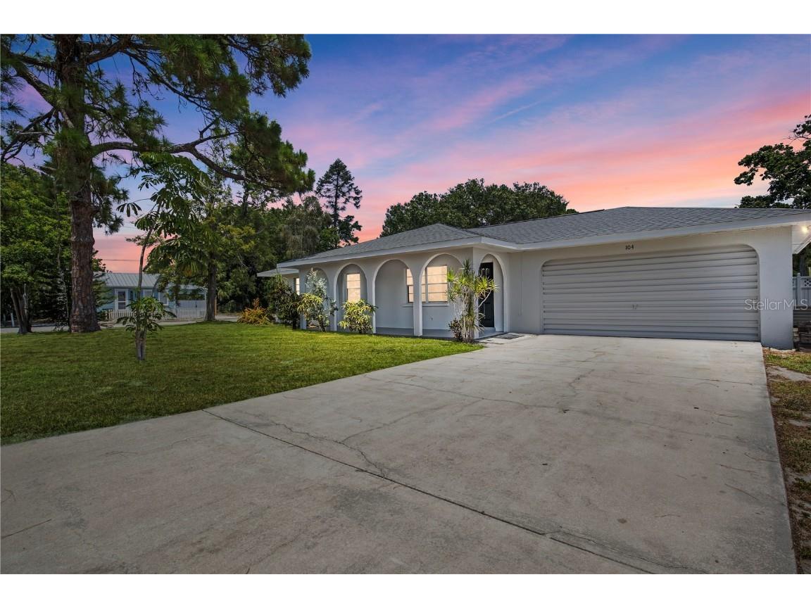 104 55th Street W Bradenton FL 34209 A4578942 image1