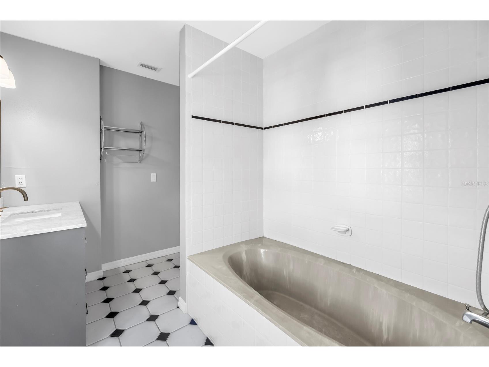 104 5th Street E Tierra Verde FL 33715 - CANAL FRONT TB8514589 image28