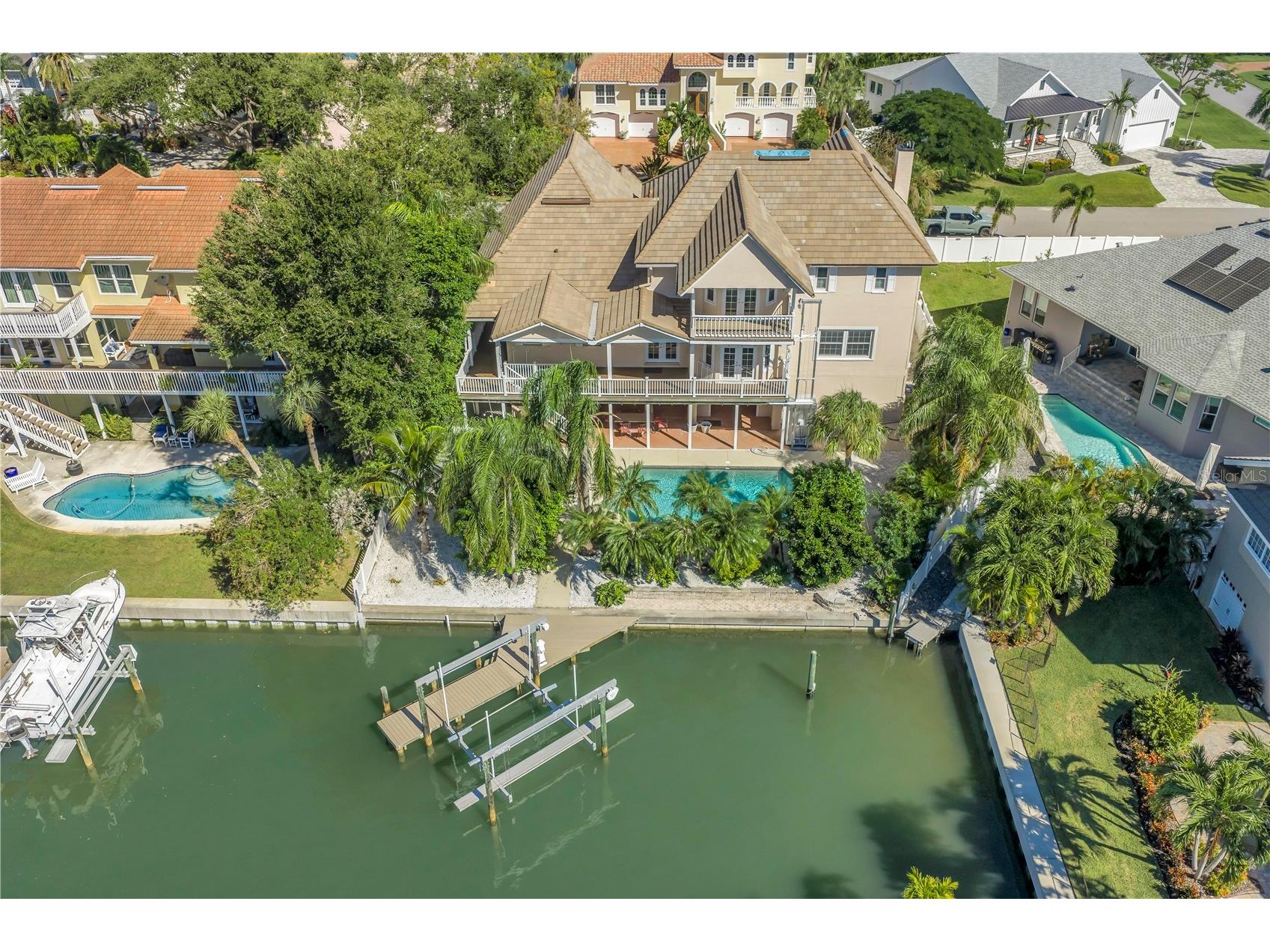 104 5th Street E Tierra Verde FL 33715 - CANAL FRONT TB8514589 image4