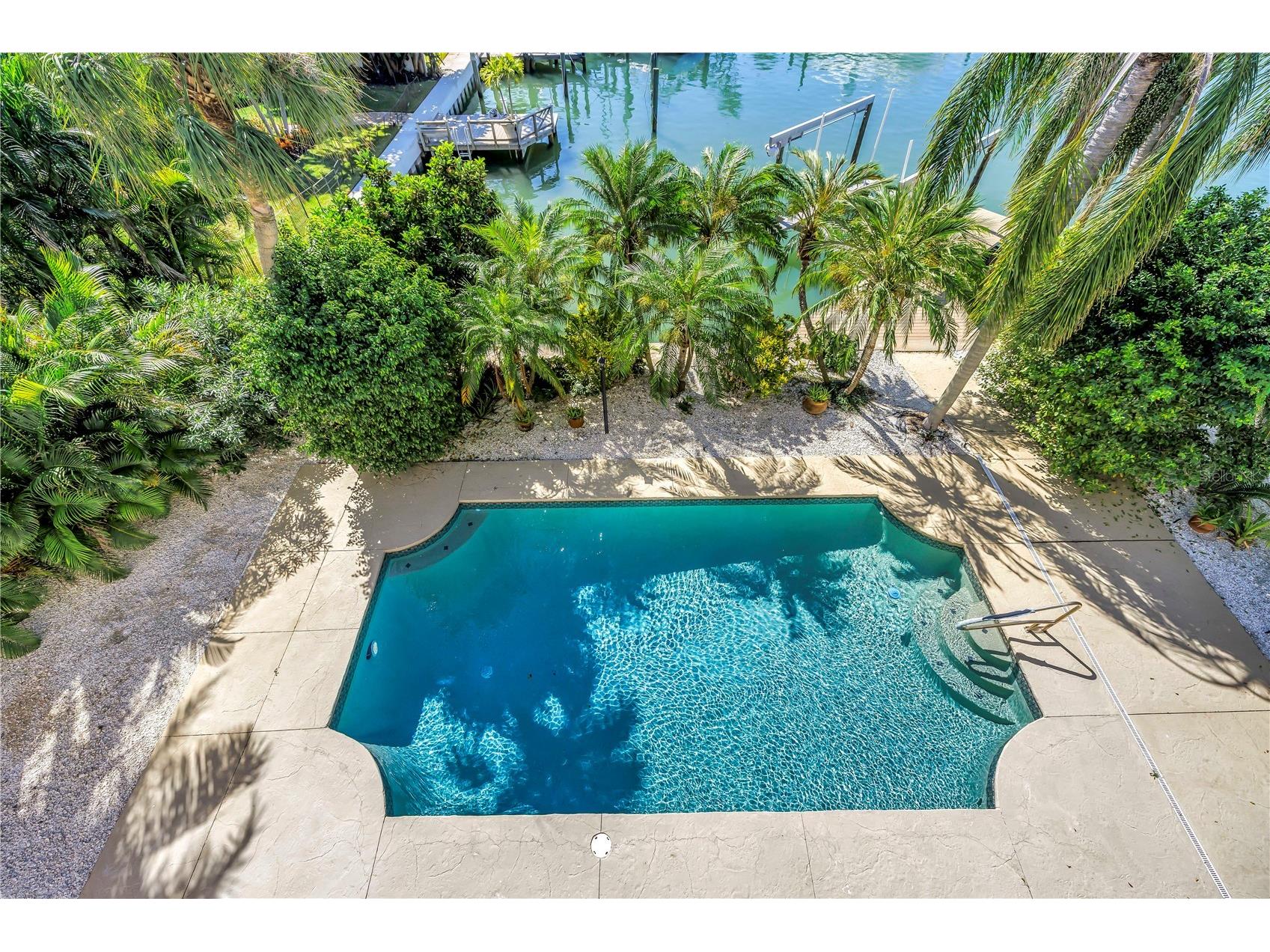 104 5th Street E Tierra Verde FL 33715 - CANAL FRONT TB8514589 image6