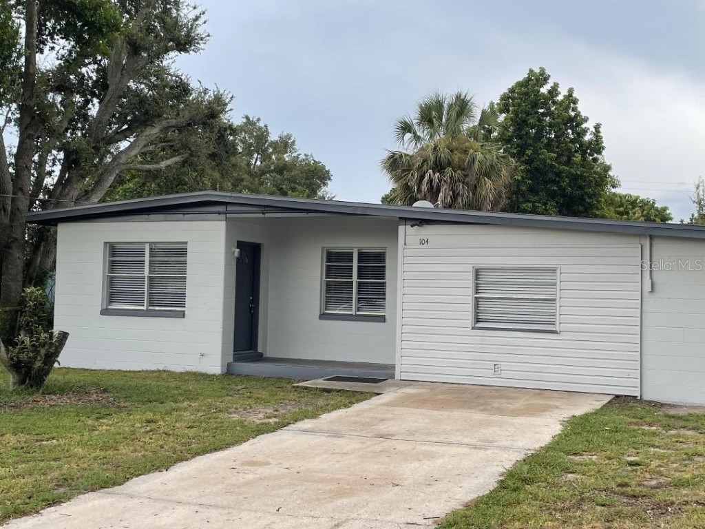 104 Beach Drive Winter Haven FL 33881 P4926743 image1