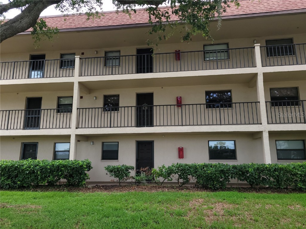 104 Capri Isles Boulevard #103 Venice FL 34292 A4613997 image1