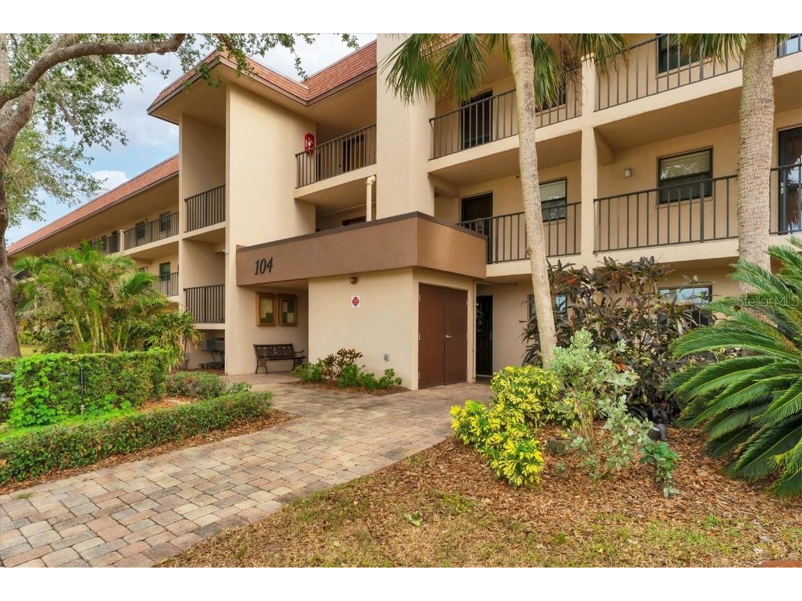 104 Capri Isles Boulevard #112 Venice FL 34292 A4636378 image1