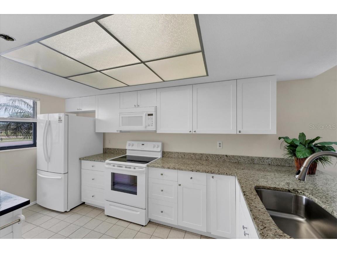 104 Capri Isles Boulevard #112 Venice FL 34292 A4636378 image10