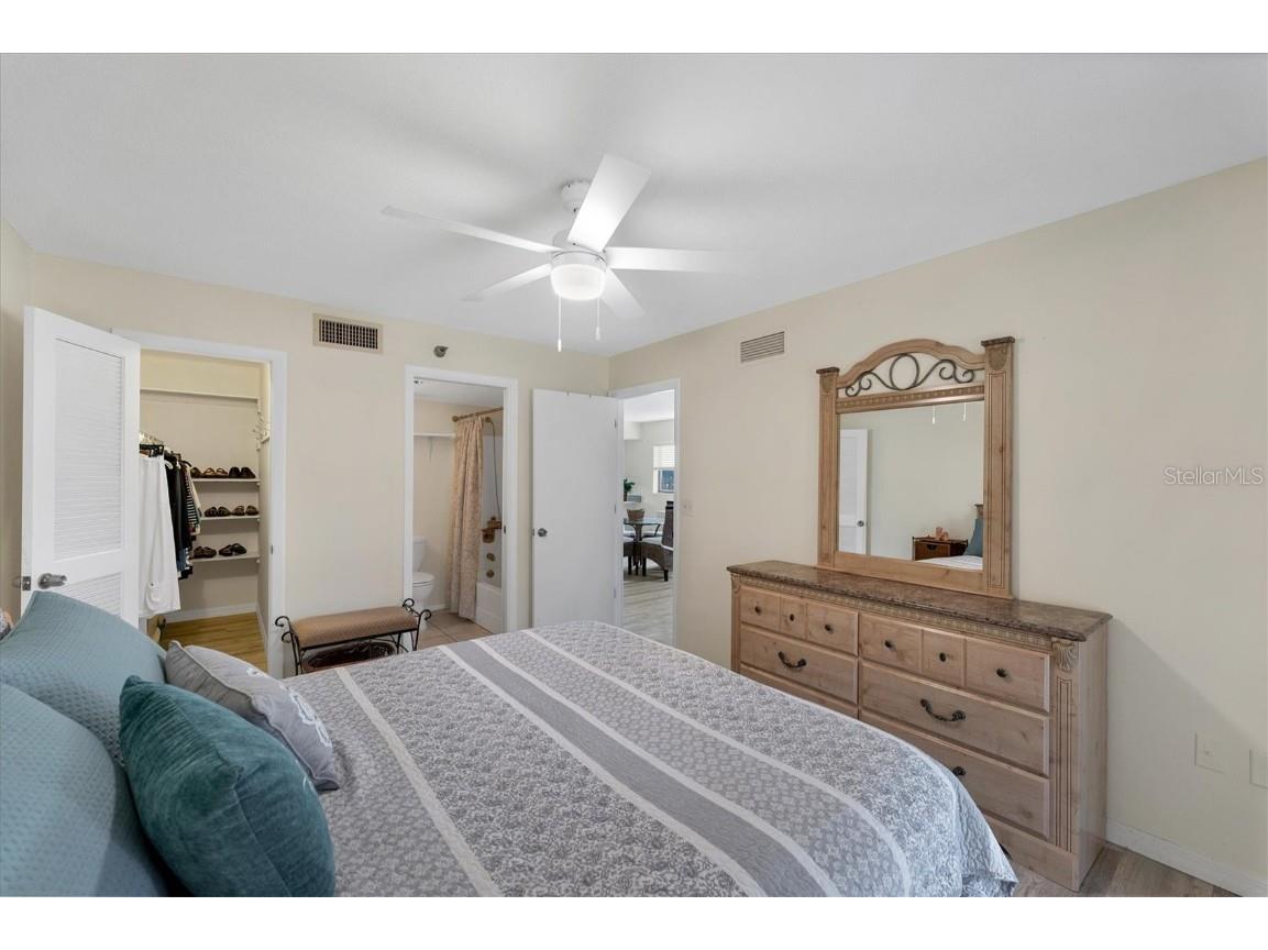 104 Capri Isles Boulevard #112 Venice FL 34292 A4636378 image16