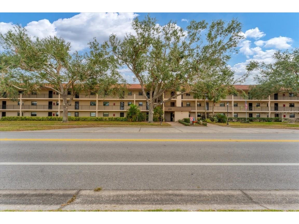 104 Capri Isles Boulevard #112 Venice FL 34292 A4636378 image3