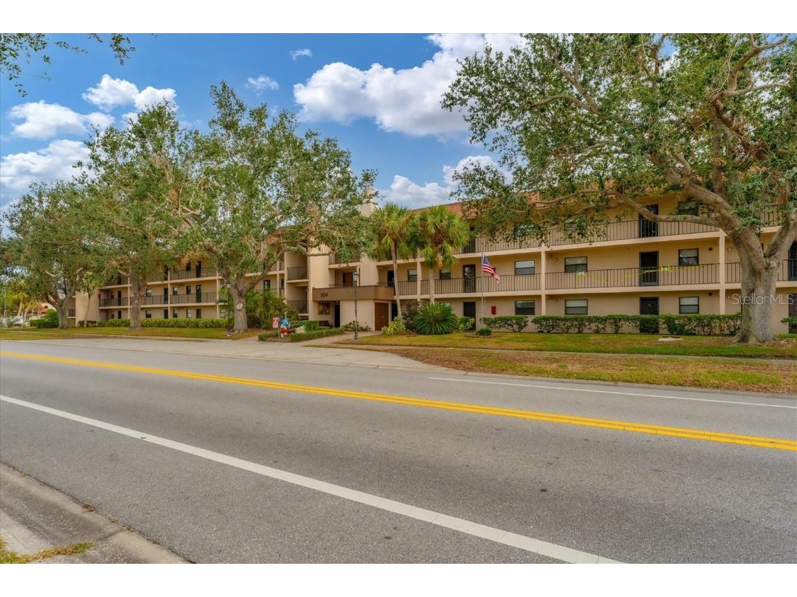 104 Capri Isles Boulevard #112 Venice FL 34292 A4636378 image4