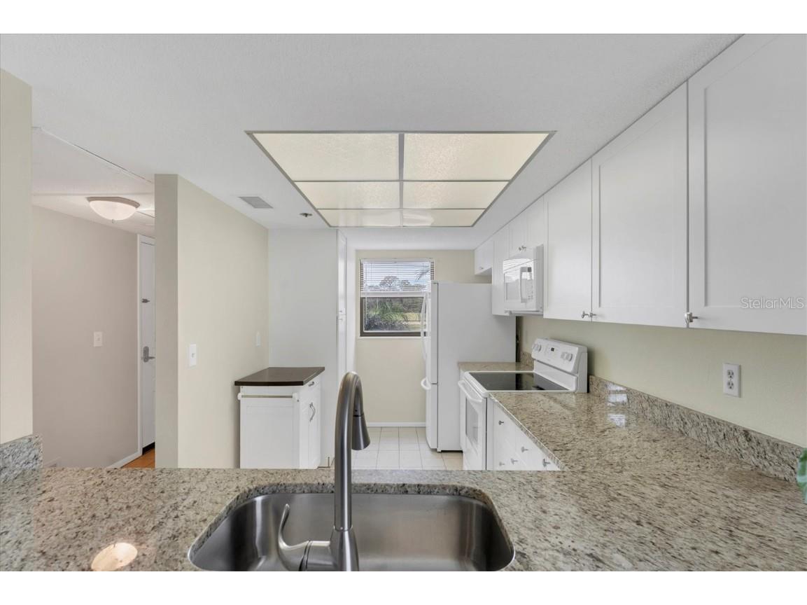 104 Capri Isles Boulevard #112 Venice FL 34292 A4636378 image9