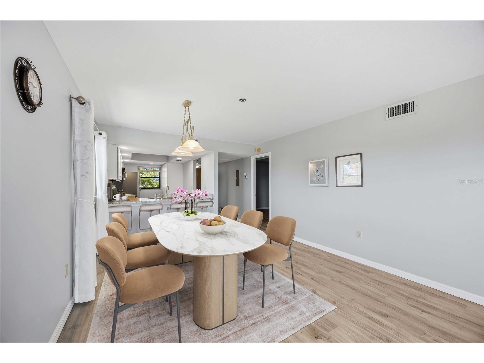 104 Capri Isles Boulevard #301 Venice FL 34292 N6143682 image5