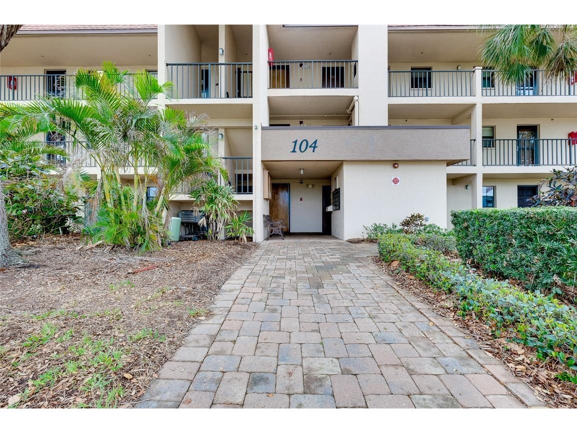 104 Capri Isles Boulevard #302 Venice FL 34292 N6137543 image1