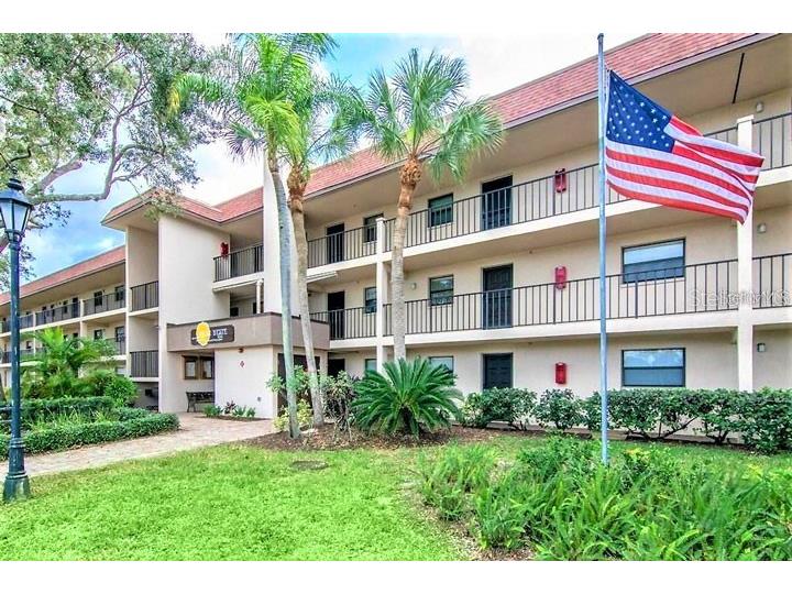 104 Capri Isles Boulevard #303 Venice FL 34292 N6137333 image1