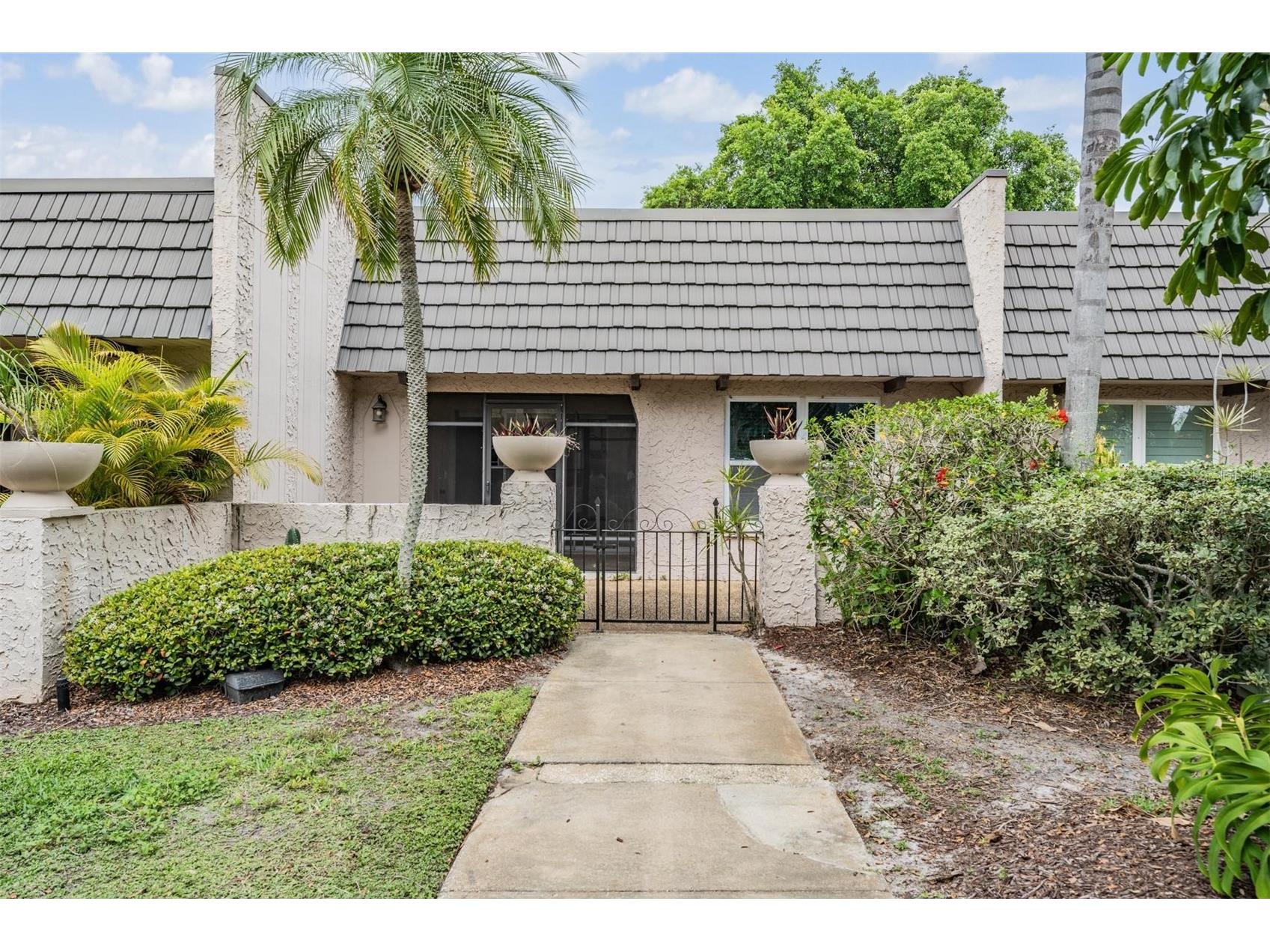 104 Cordova Green Seminole FL 33777 TB8488371 image1