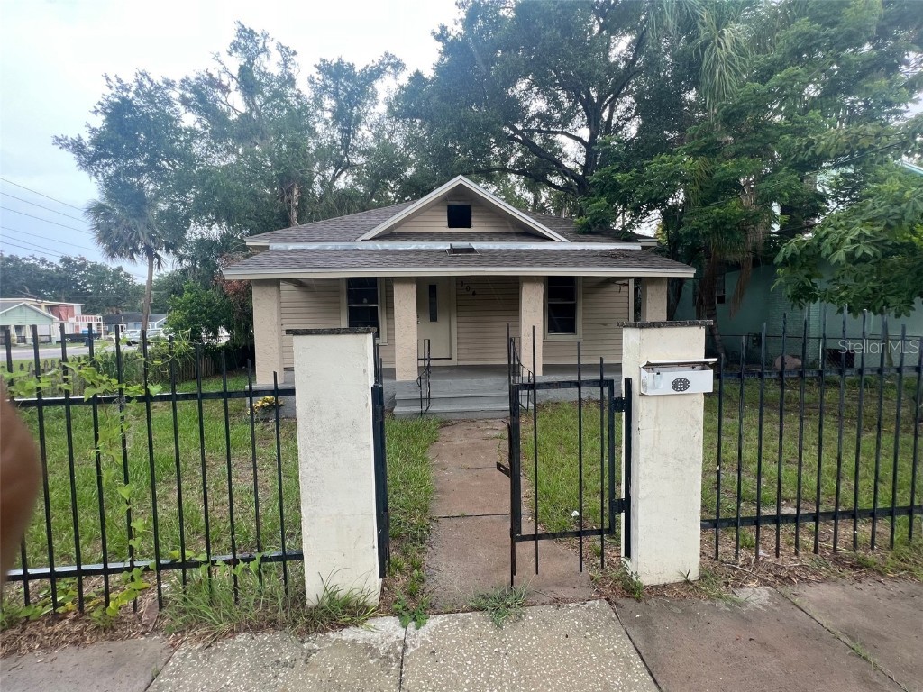 104 E Adalee Street Tampa FL 33603 O6126235 image1