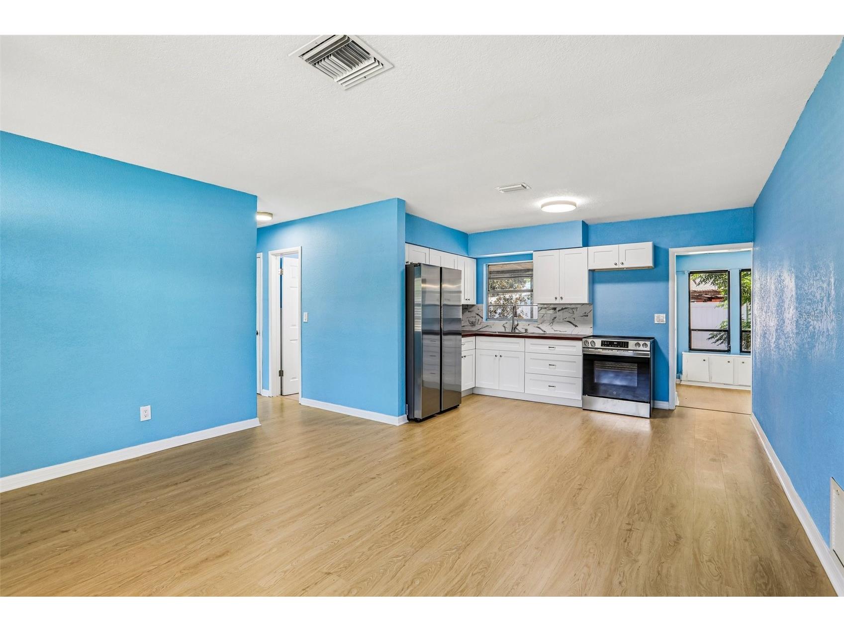 104 E Grapefruit Circle Clearwater FL 33759 TB8522282 image3