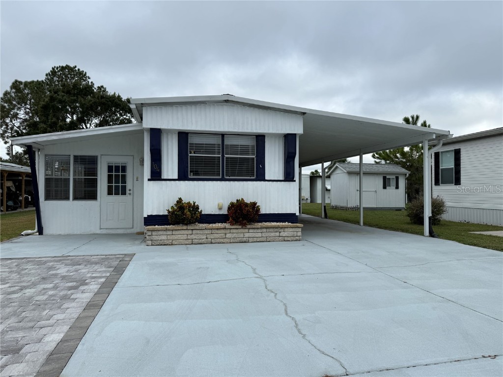 104 E Saint Johns Way Apollo Beach FL 33572 TB8435891 image1