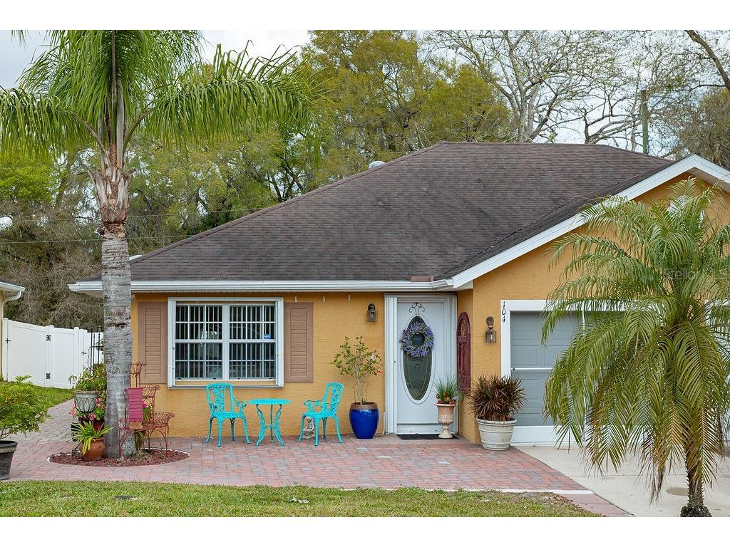 104 Hurst Court Deland FL 32724 V4934943 image1