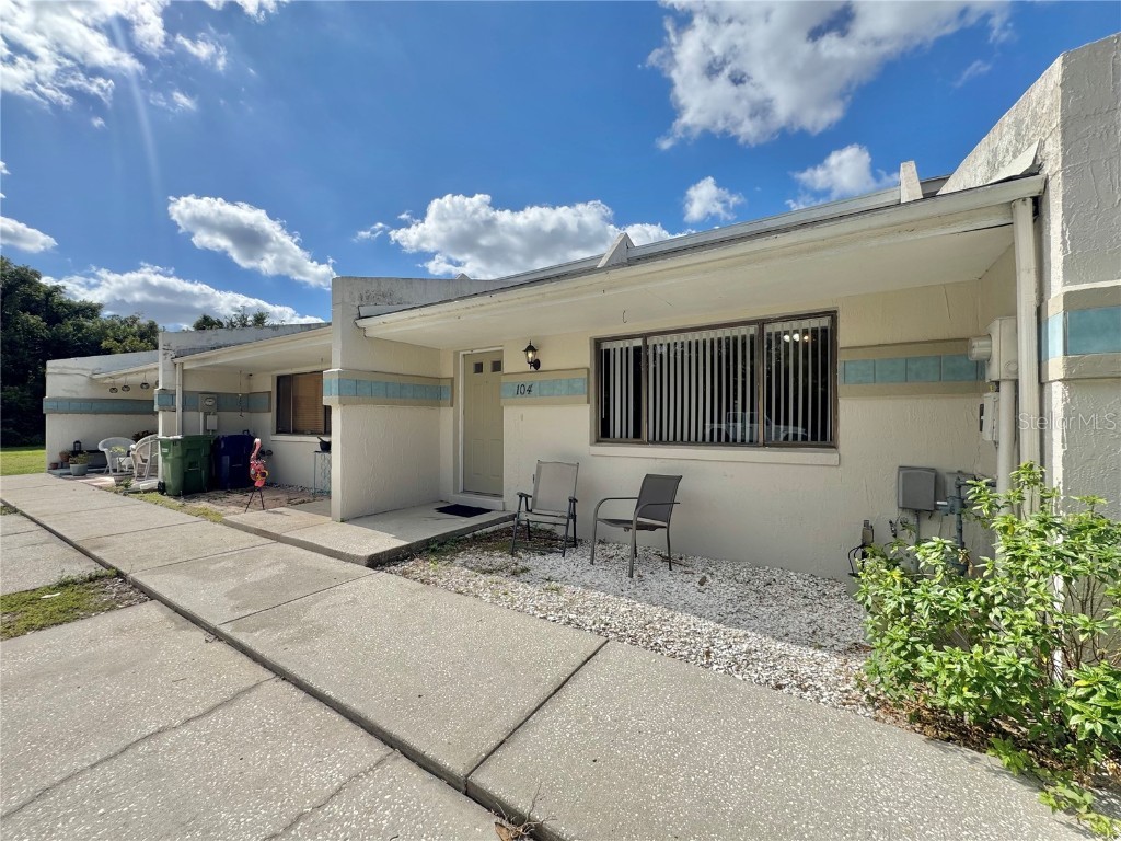 104 Mayfair Place SW Winter Haven FL 33880 P4936936 image1