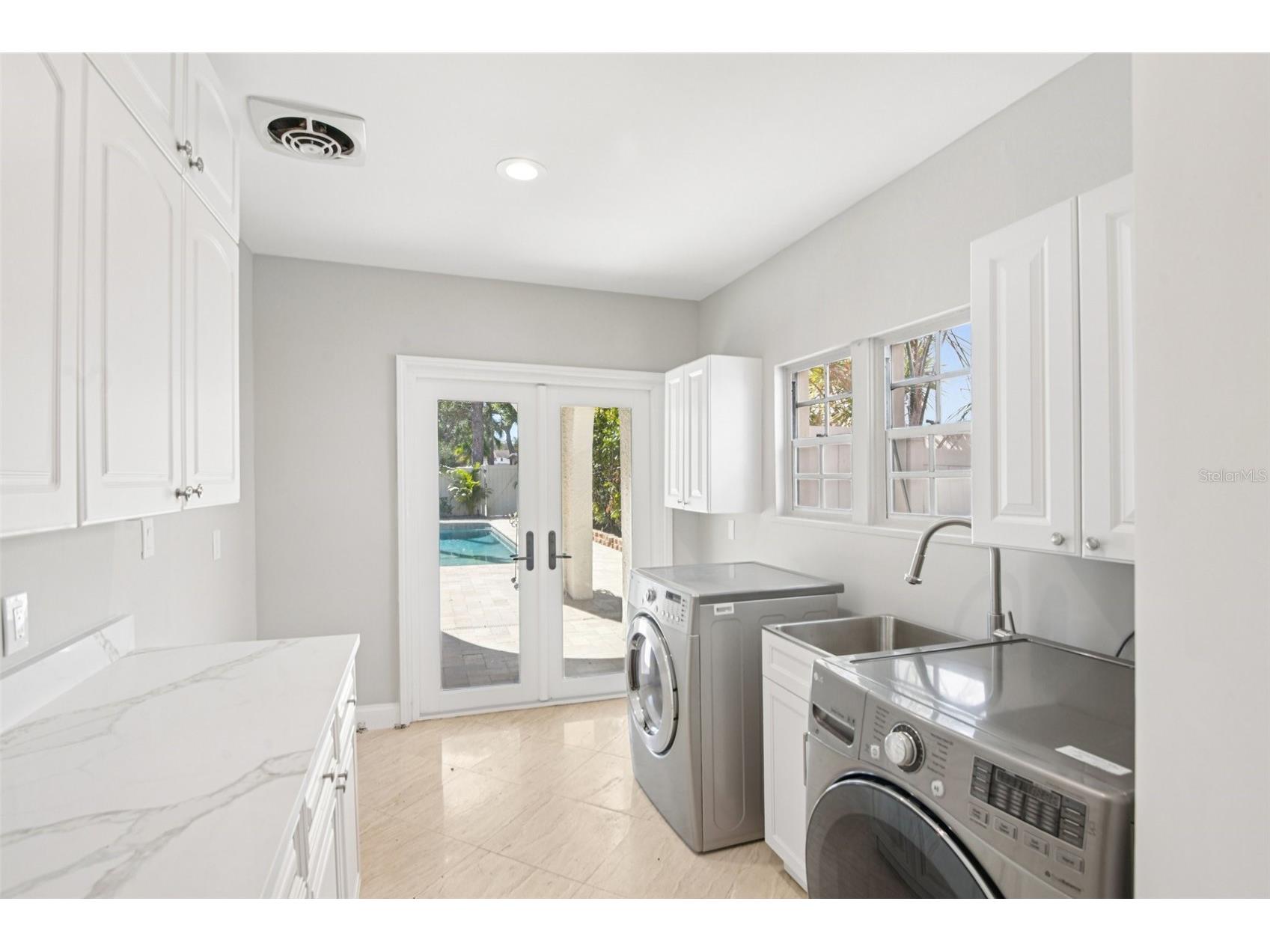 104 Palmera Boulevard NE Saint Petersburg FL 33704 TB8469818 image32